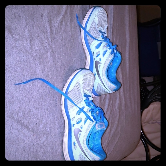 Nike sneakers - Picture 1 of 2